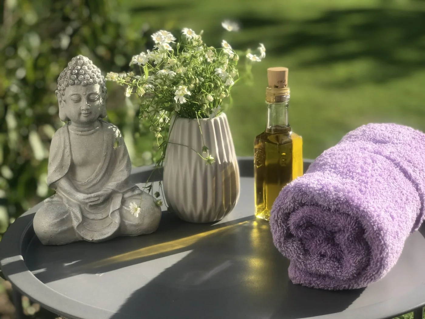 Ruhige Atmosphäre für eine Aromamassage